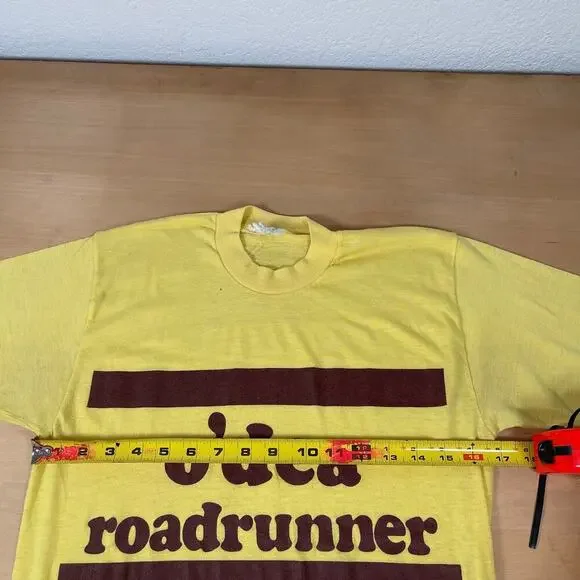 Vintage 70s yellow tshirt o'dea roadrunner tag size large - Picture 9 of 10